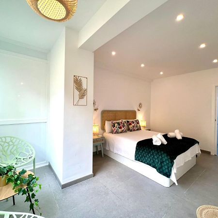Malagueta Beach II & Private Terrace By Ele Apartments マラガ エクステリア 写真